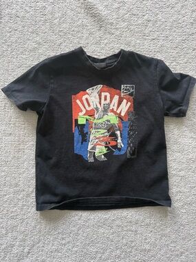 Jordan Boys Throwback Slam T Shirt Black Size L (6-7 yrs)